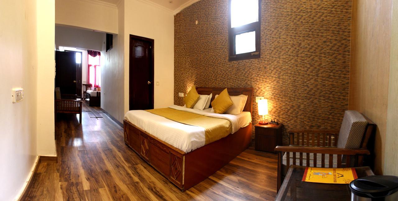 Divyansh Hotel Dharamshala Exterior photo