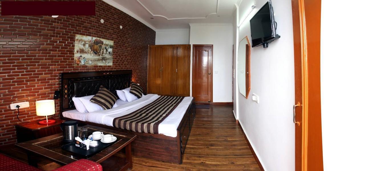 Divyansh Hotel Dharamshala Exterior photo